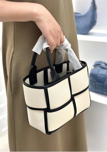 Mia Woven Canvas 4 Squares Tote Black