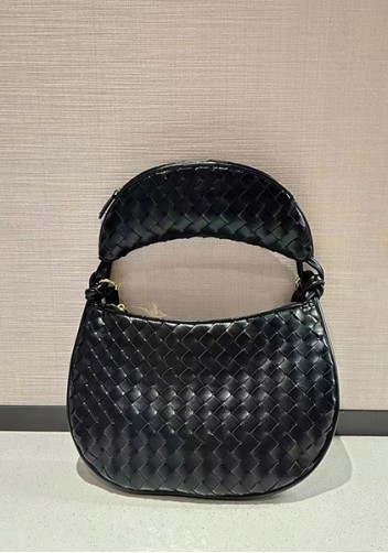 Gemini Woven Shoulder Bag Black