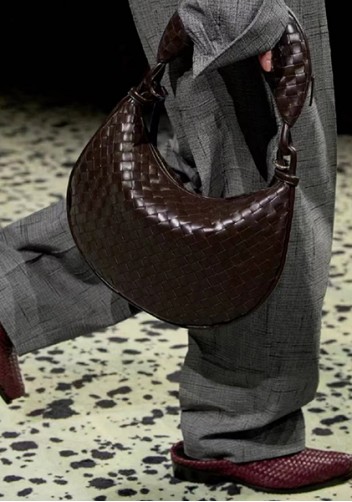 Gemini Woven Shoulder Bag Black