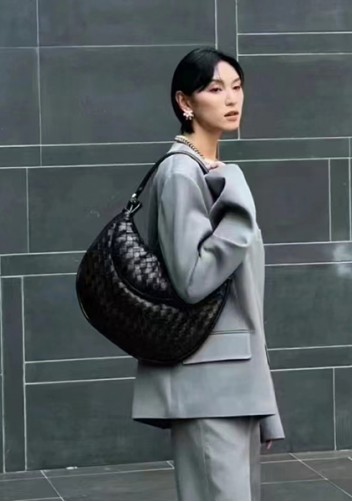 Gemini Woven Shoulder Bag Black