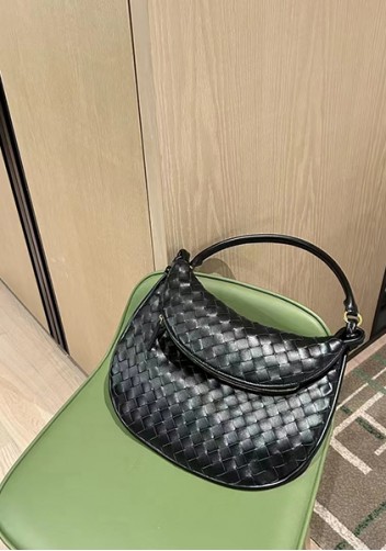 Gemini Woven Shoulder Bag Black