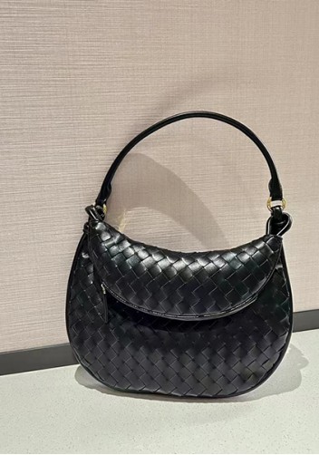 Gemini Woven Shoulder Bag Black