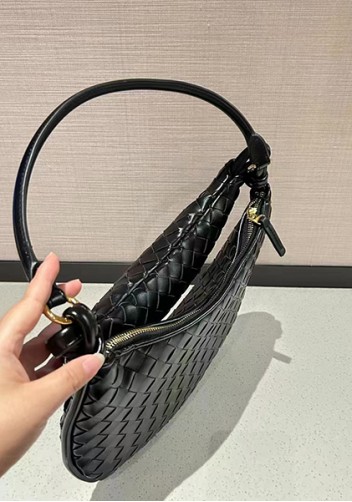 Gemini Woven Shoulder Bag Black
