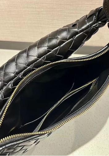 Gemini Woven Shoulder Bag Black