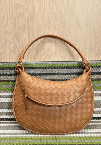 Gemini Woven Shoulder Bag Camel