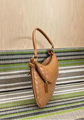 Gemini Woven Shoulder Bag Camel