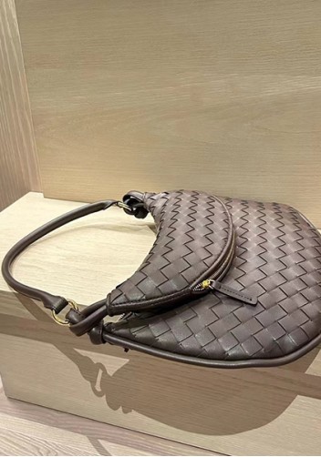 Gemini Woven Shoulder Bag Choco