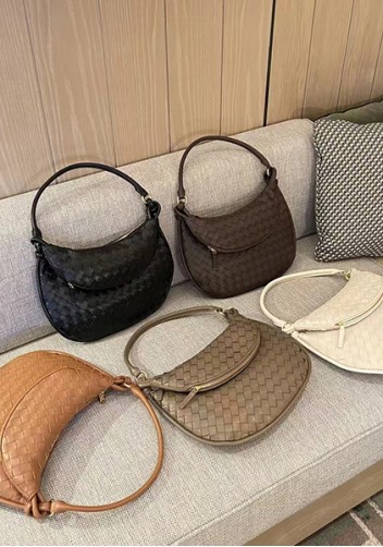 Gemini Woven Shoulder Bag Cream