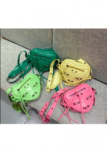 The Route 66 Vegan Leather Heart Shoulder Bag Pink