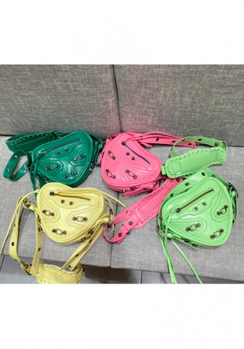 The Route 66 Vegan Leather Heart Shoulder Bag Pink