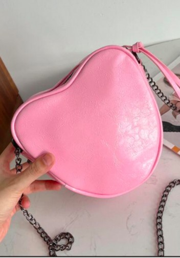 The Route 66 Vegan Leather Heart Shoulder Bag Clips Pink