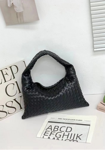 Dina Large Intrecciato Leather Tote Black