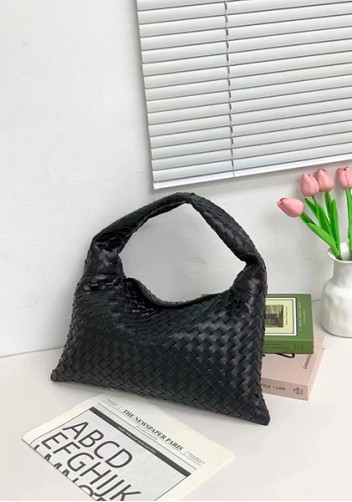 Dina Large Intrecciato Leather Tote Black