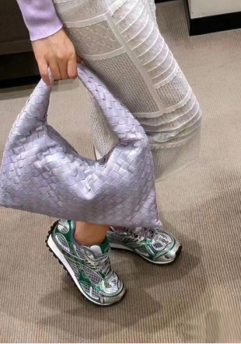Dina Large Intrecciato Leather Tote Lilac