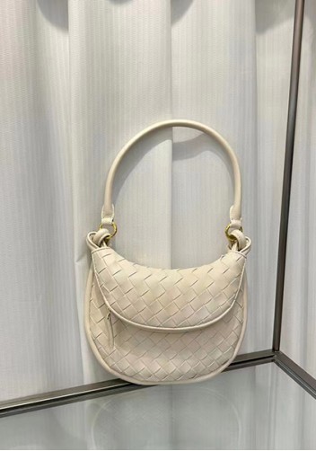 Gemini Woven Shoulder Small Bag Cream