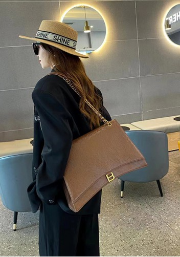 Bonnie Crush Vegan Leather Large Chain Shoulder Bag Camel