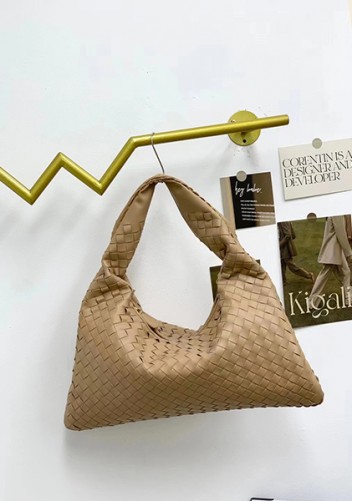 Dina Large Intrecciato Leather Zip Tote Beige
