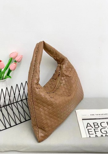 Dina Large Intrecciato Leather Zip Tote Camel