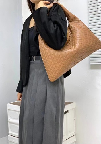 Dina Large Intrecciato Leather Zip Tote Camel