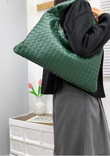 Dina Large Intrecciato Leather Zip Tote Green
