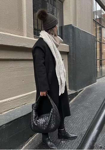 Dina Large Knotted Intrecciato Leather Tote Black