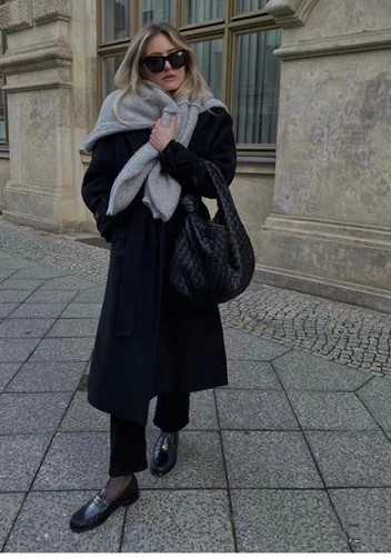 Dina Large Knotted Intrecciato Leather Tote Black