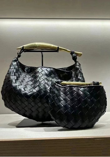 The Fish Handle Medium Vegan Leather Bag Black