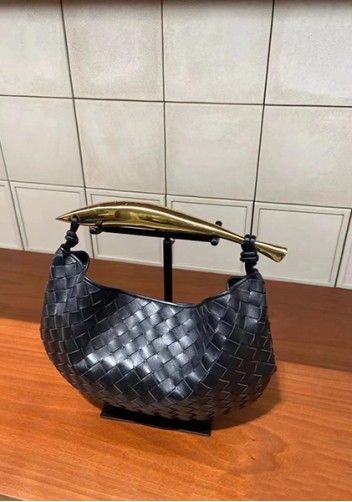 The Fish Handle Medium Vegan Leather Bag Black