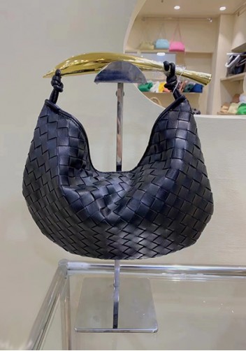 The Fish Handle Medium Vegan Leather Bag Black
