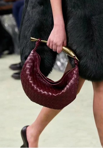 The Fish Handle Medium Vegan Leather Bag Burgundy