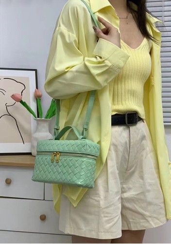 Mia Woven Leather Long Beauty Case Green