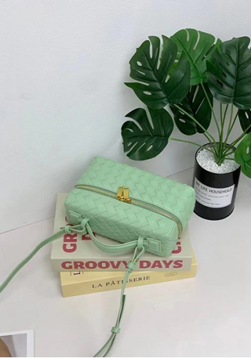 Mia Woven Leather Long Beauty Case Green