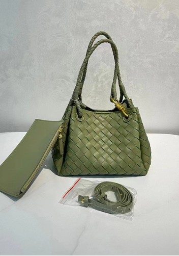 Mia Chute Leather Small Shoulder Bag Green