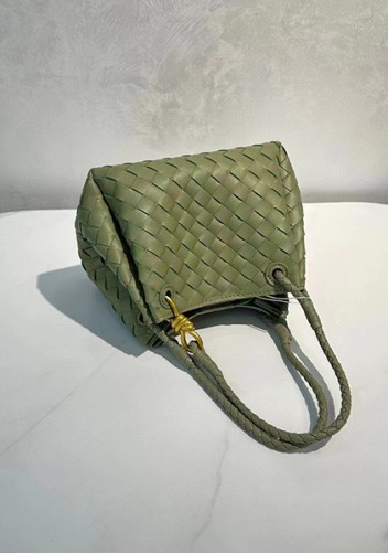 Mia Chute Leather Small Shoulder Bag Green