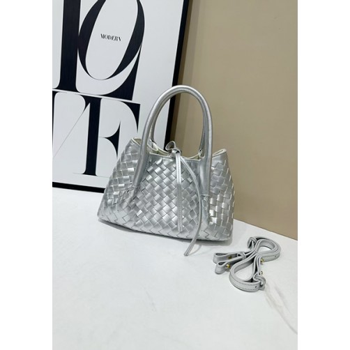 Mia Gallery Woven Vegan Leather Small Shoulder Bag Silver