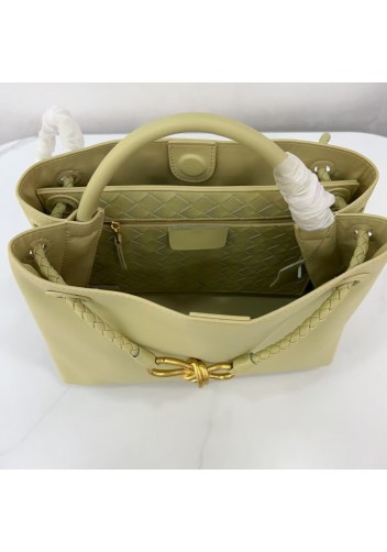 Allegria Large Smooth Leather Shoulder Bag Light Yellow