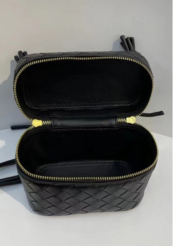 Mia Woven Leather Beauty Case Black