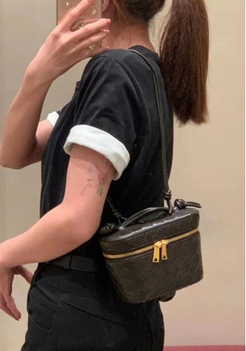 Mia Woven Leather Beauty Case Black