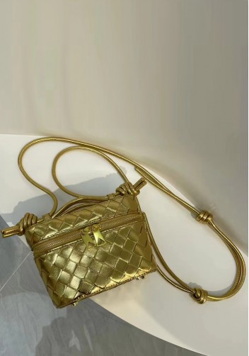 Mia Woven Leather Beauty Case Gold